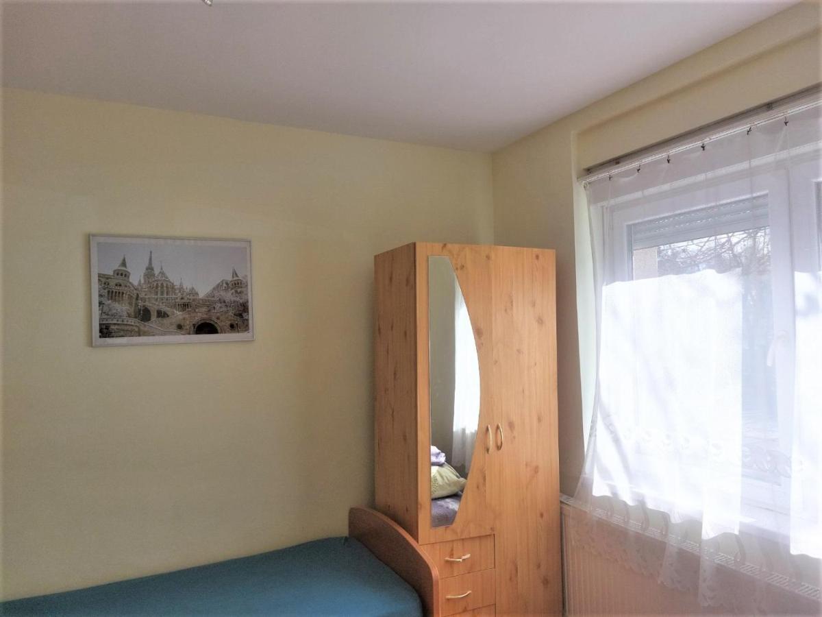 Red Locomotive Apartment Budapest Eksteriør bilde